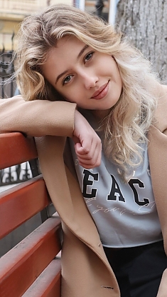 Anna, age:18. Ivano-Frankovsk, Ukraine