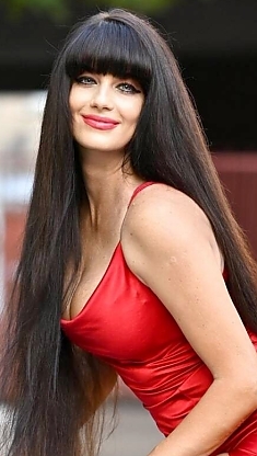 Julia Nikolaev 2282197