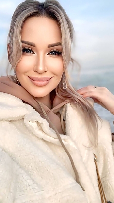 Kateryna Kyiv 2348581