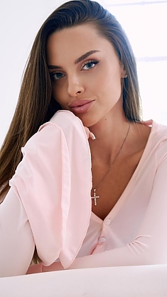 Karyna, age:28. Kyiv, Ukraine