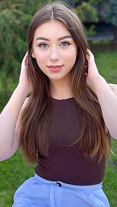 Zhanna Cherkasy 2383483