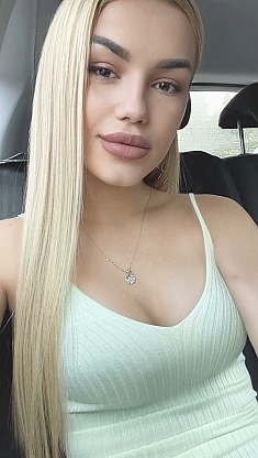 Yullia Ottawa 2386526