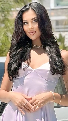 Viktoriia Warsaw 2391079