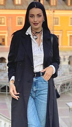 Yuliia Warsaw 2392213