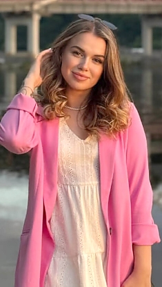 Mariia Paris 2394084