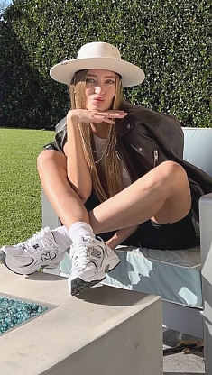 Anastasiia Kiyiv 2397579