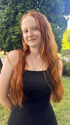 Oleksandra Cherkasy 2418561