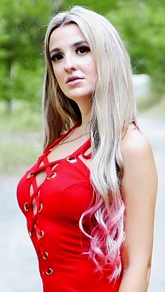 Anna Nikolaev 733813