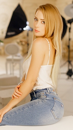 Alena Kiev 90876